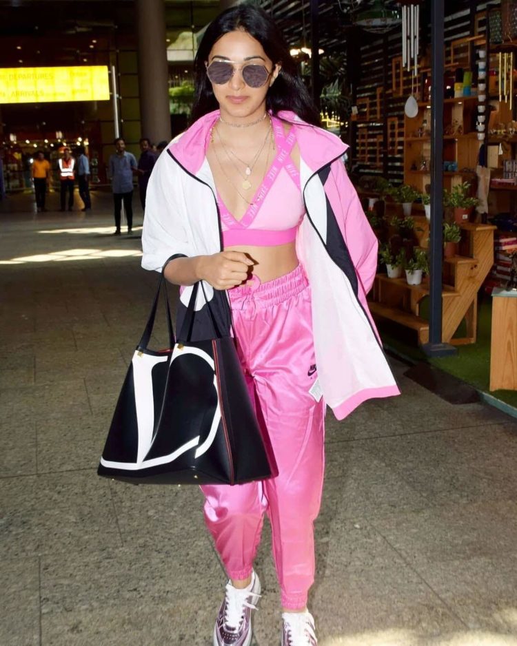 Lust stories fame actress Kiara Advani hd photos - Live Cinema News