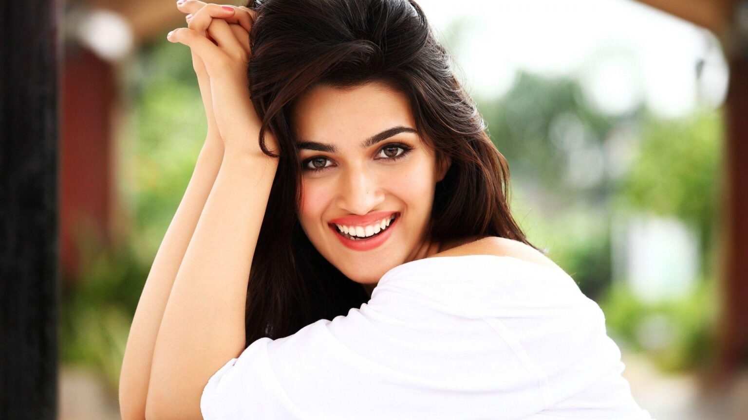 Kriti Sanon Presents Hd