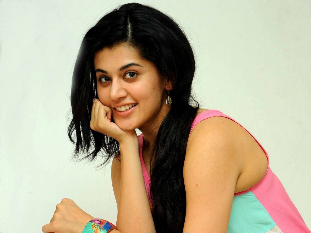 taapsee_pannu_wall_971518