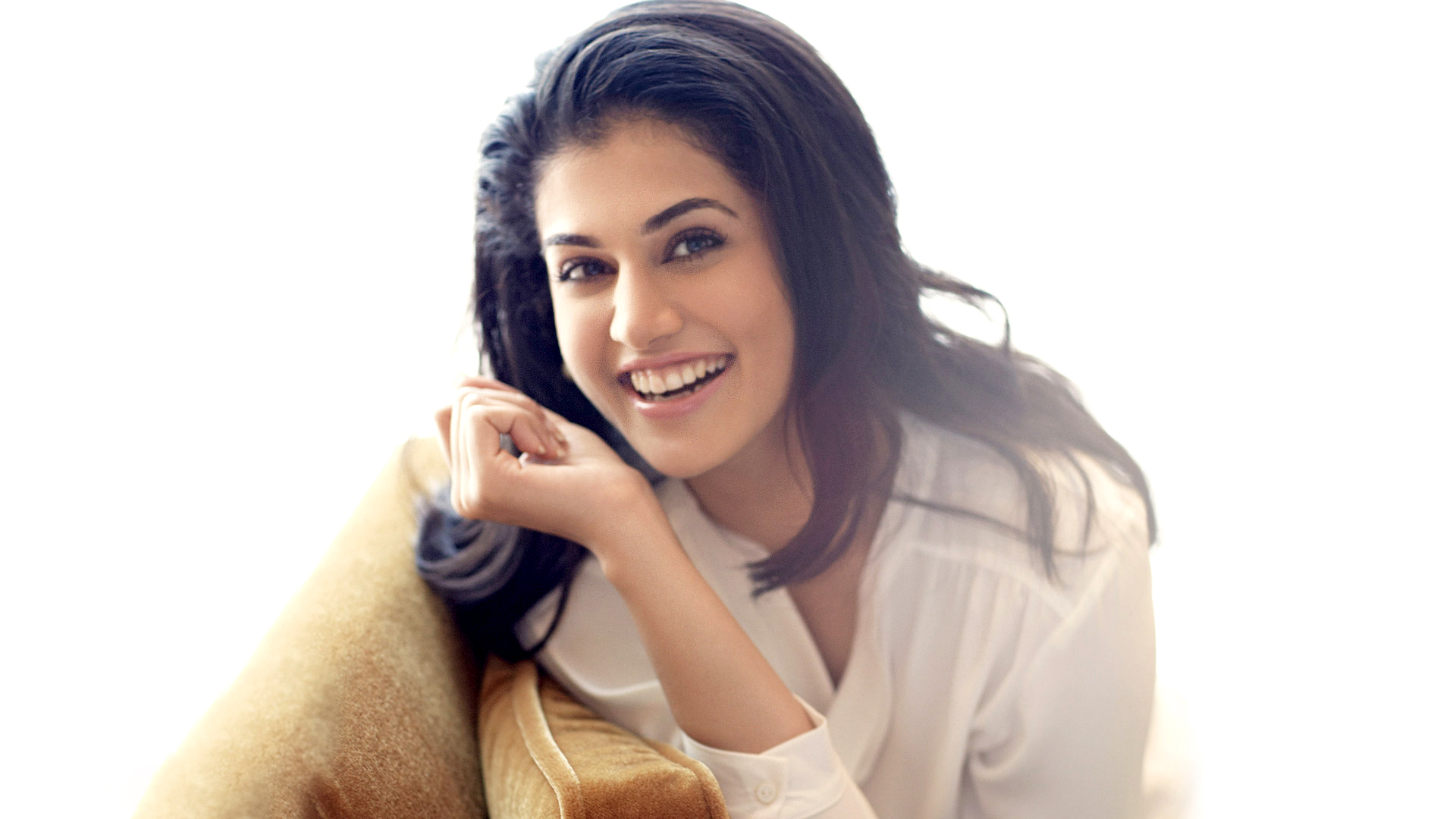 taapsee_pannu_wall_971528