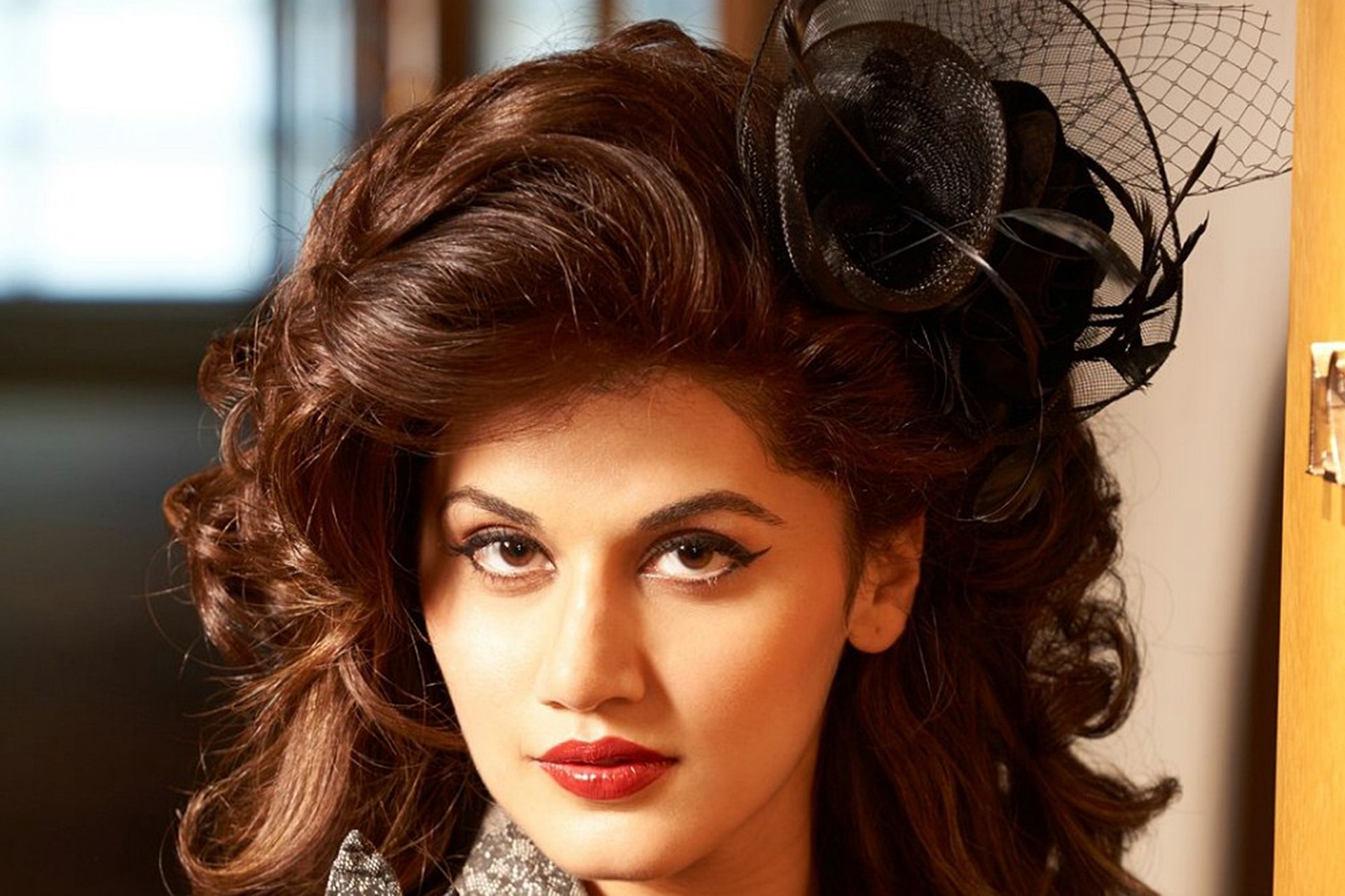 taapsee_pannu_wall_971530