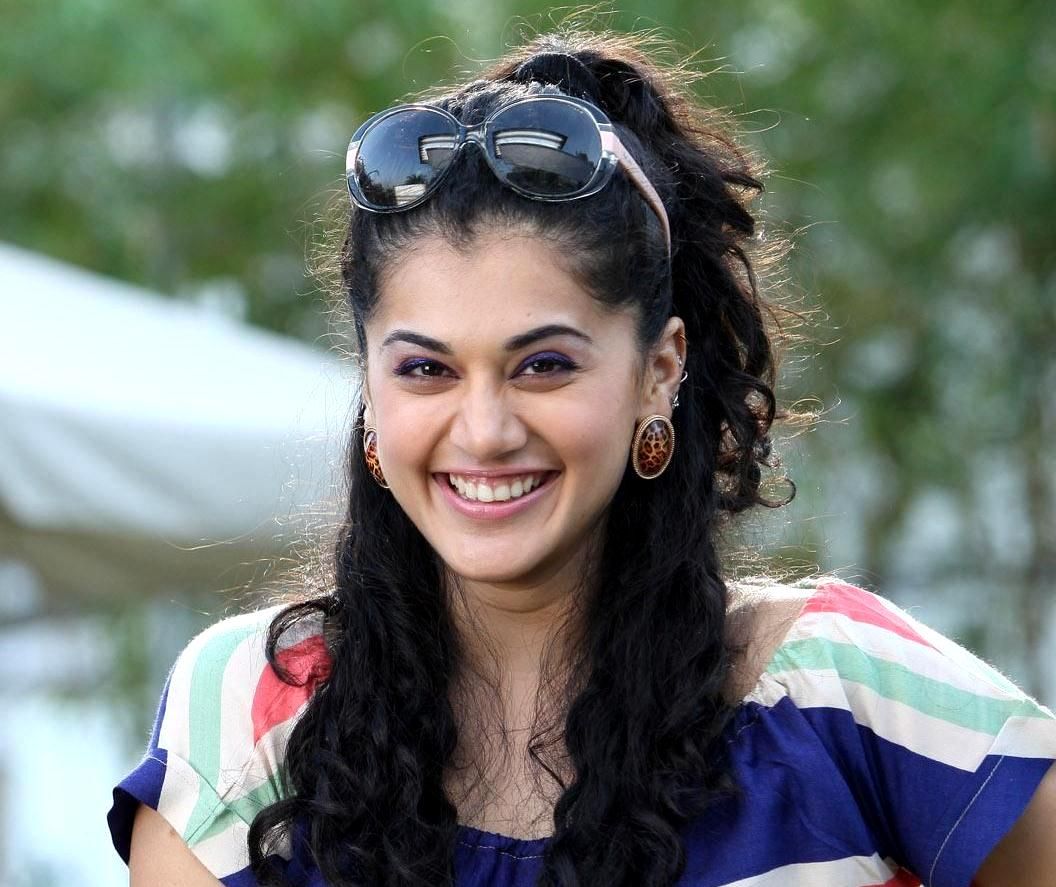 taapsee_pannu_wall_971540