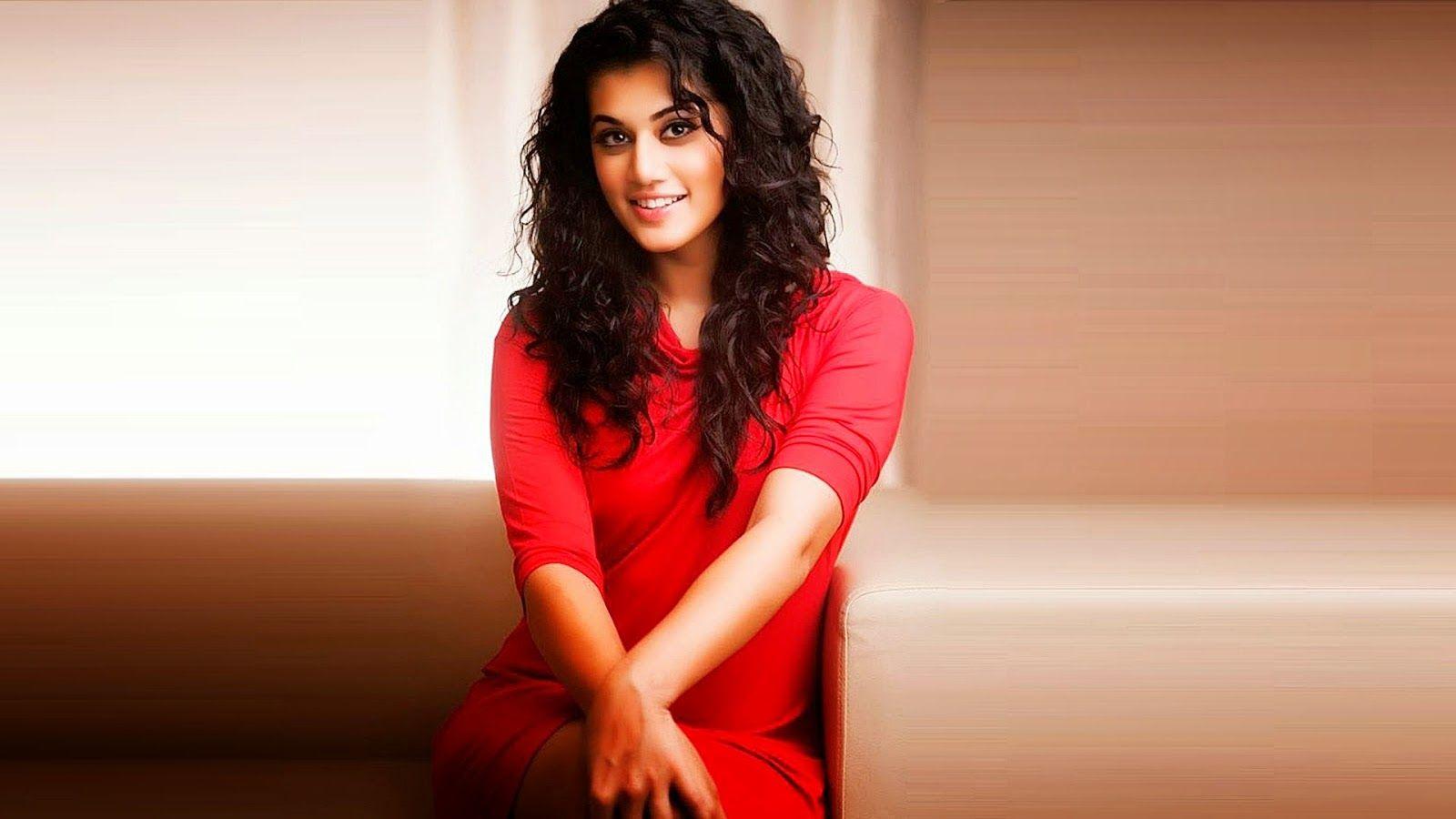 taapsee_pannu_wall_971549