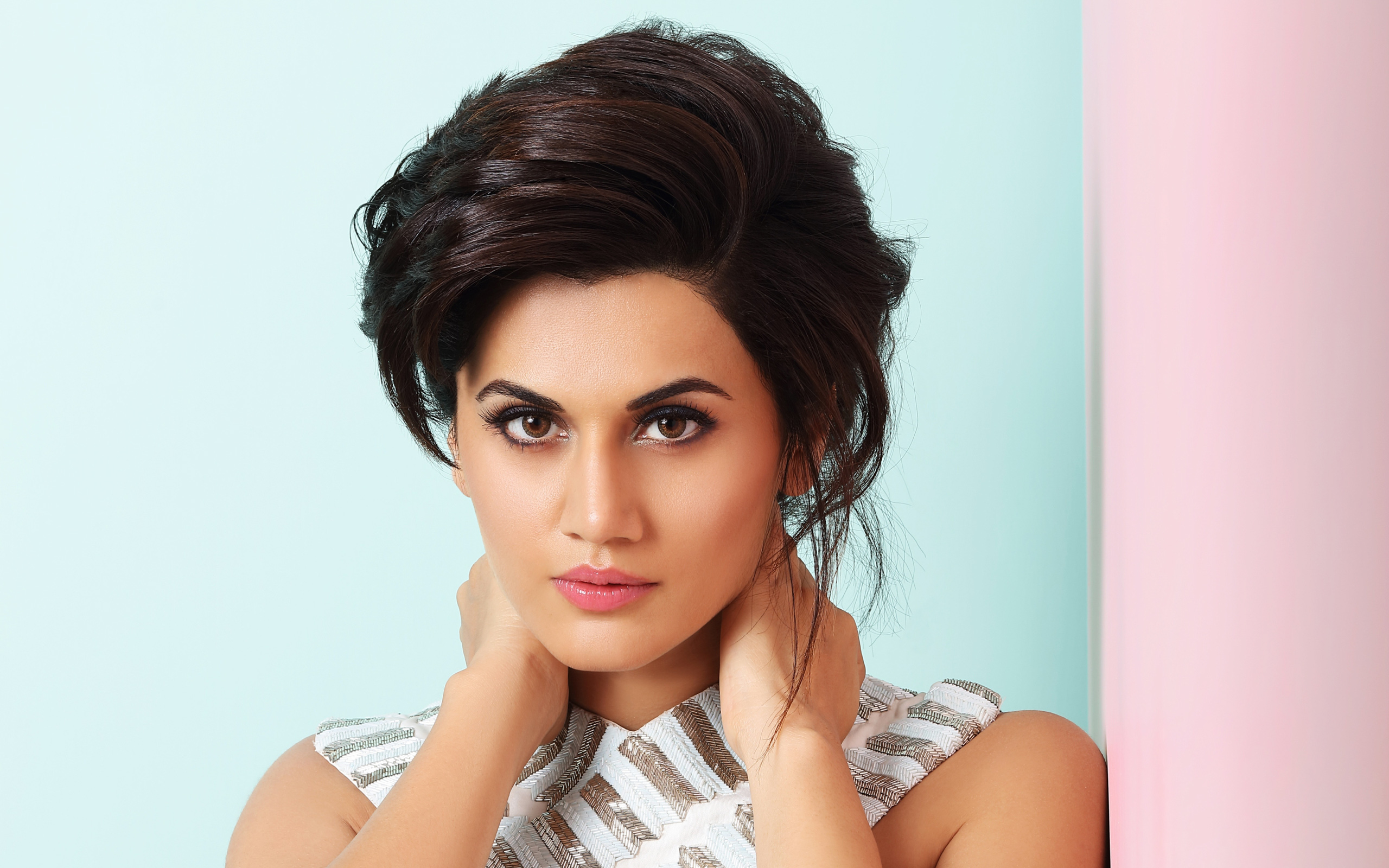 taapsee_pannu_wall_971553