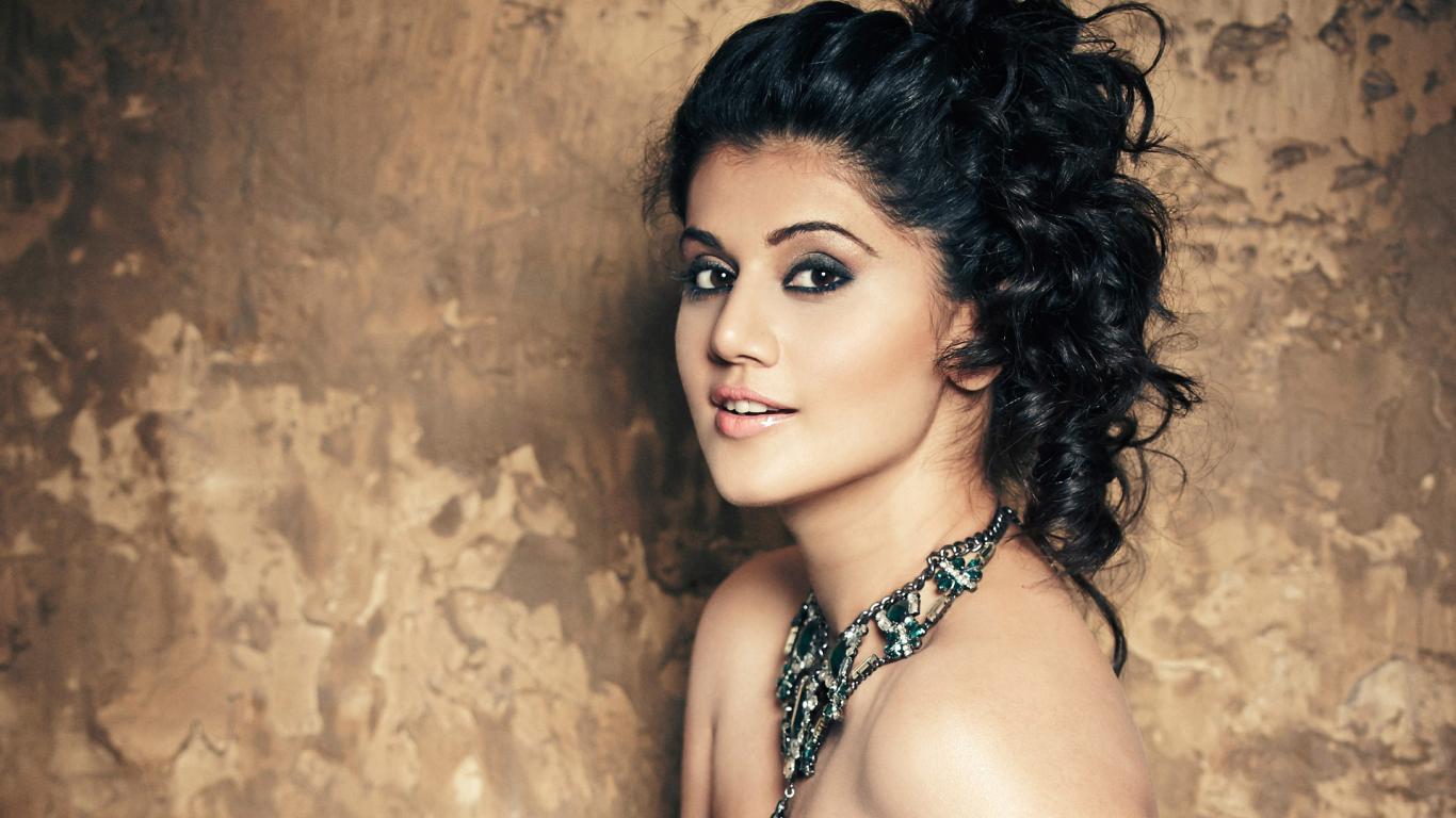 taapsee_pannu_wall_971560