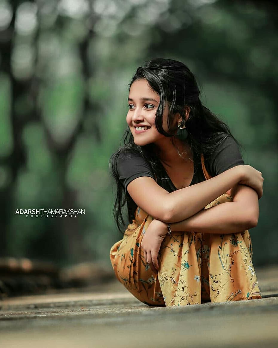 Anikha Surendran Images HD ~ Live Cinema News