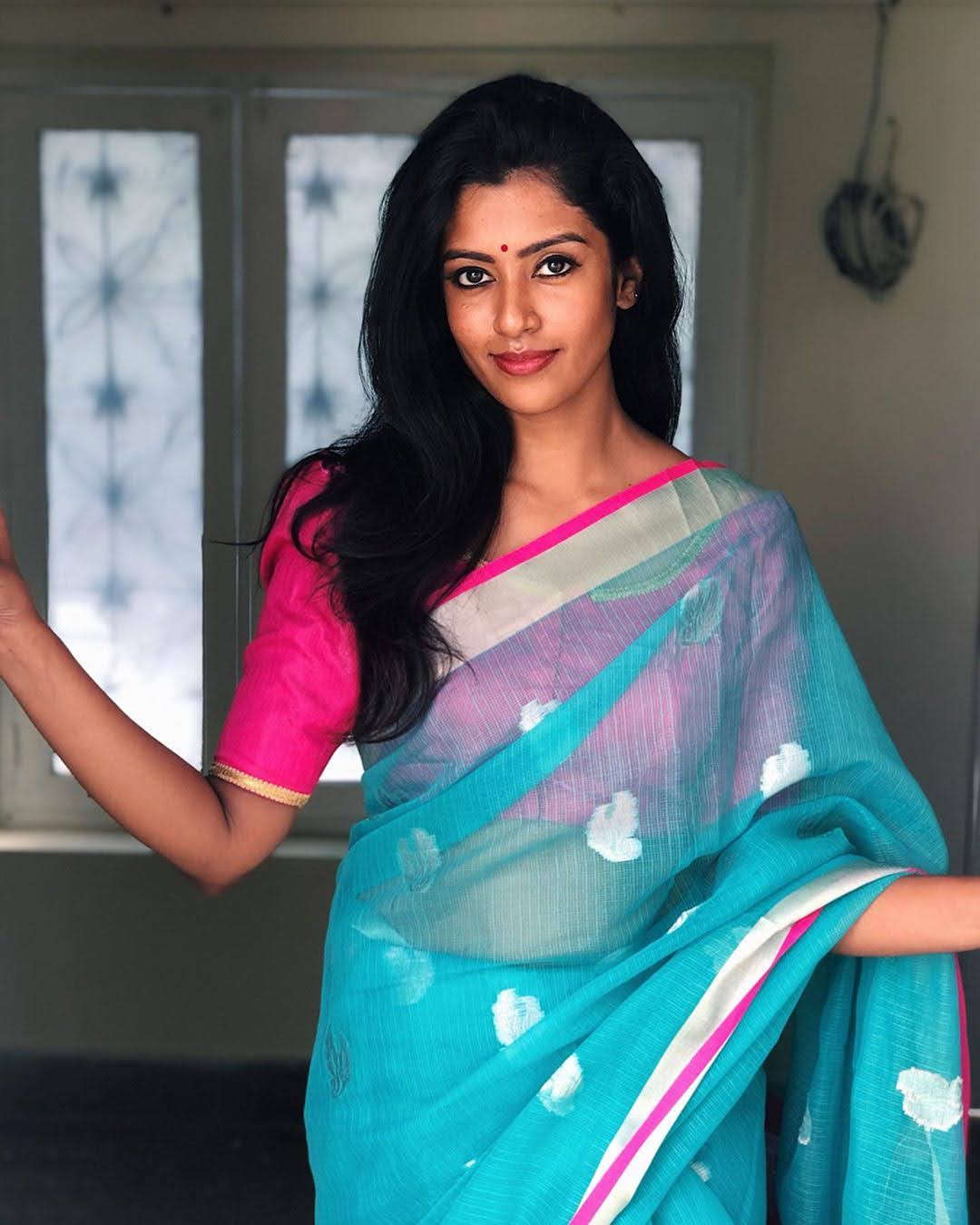 Bharathi-Kannamma-Serial-Actress-Roshini-Haripriyan-38