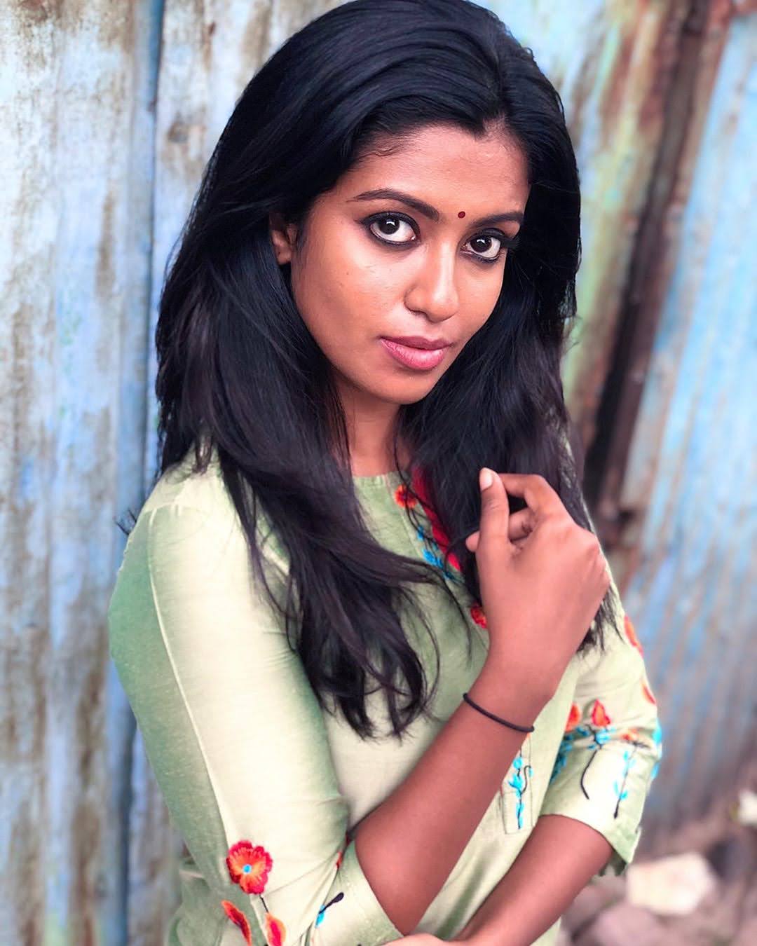 Bharathi-Kannamma-Serial-Actress-Roshini-Haripriyan-50