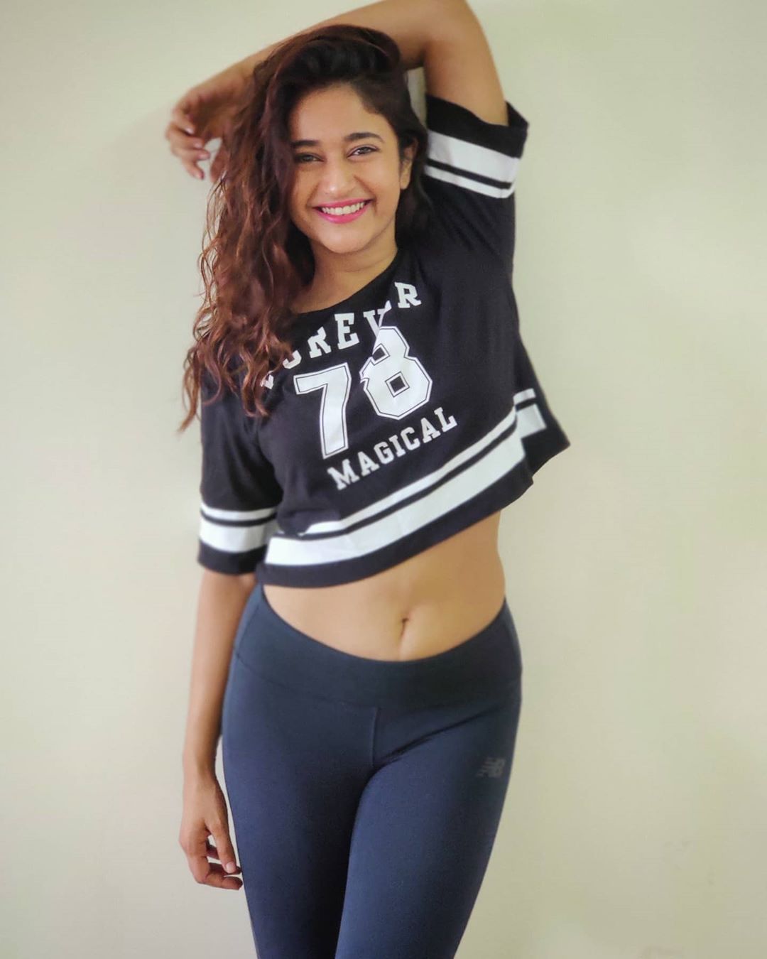 Actress Poonam Bajwa Instagram HD Photos (10)