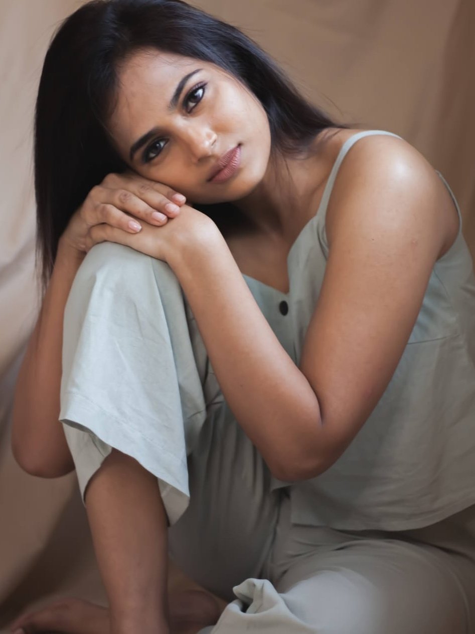 Gorgeous Actress Ramya Pandian Photos