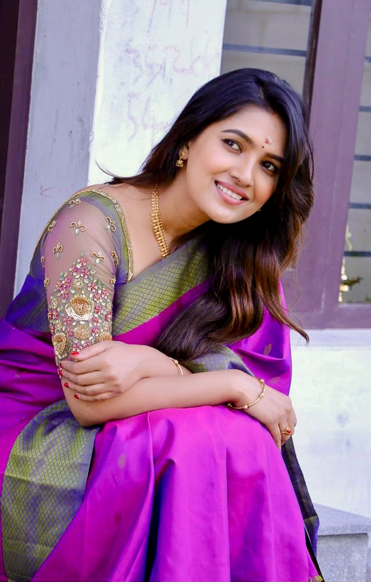 Beautiful Actress Vani Bhojan Latest Photos
