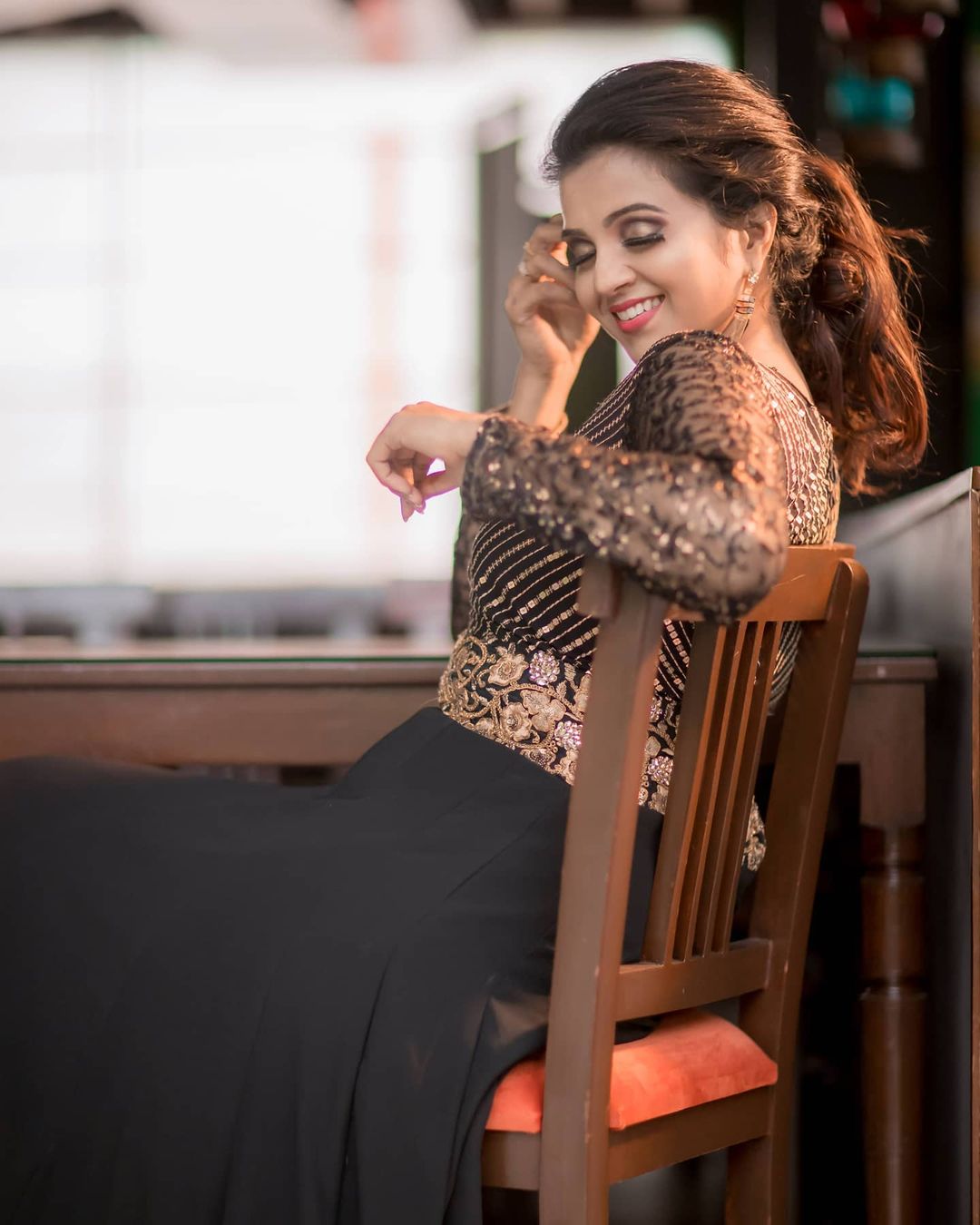 serial actress vamsam krithika