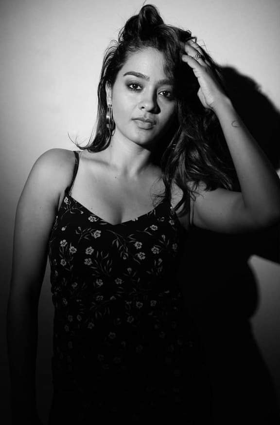 Tamil Actress Gayathrie New Photos
